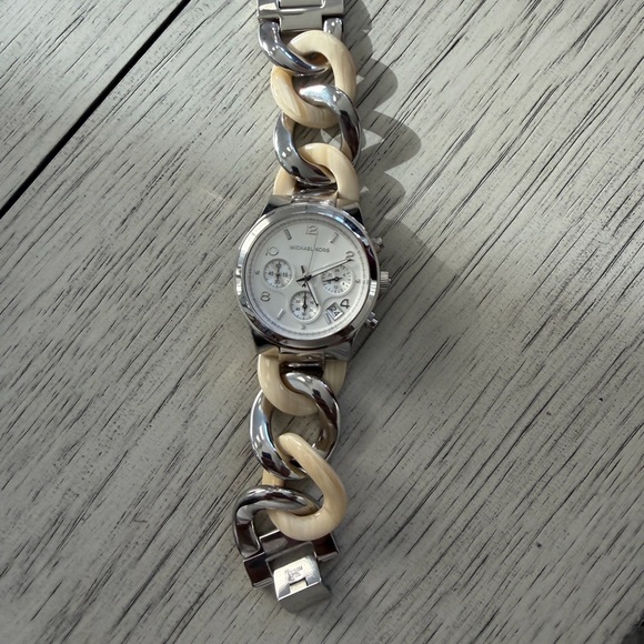 Michael Kors Accessories - Michael Kors MK4263 Runway Twist Alabaster Ladies Watch